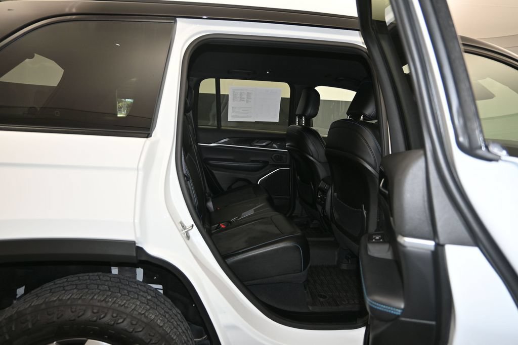 Used 2023 Jeep Grand Cherokee Trailhawk w/ Advanced Protech Group II AWD/4WD image 26