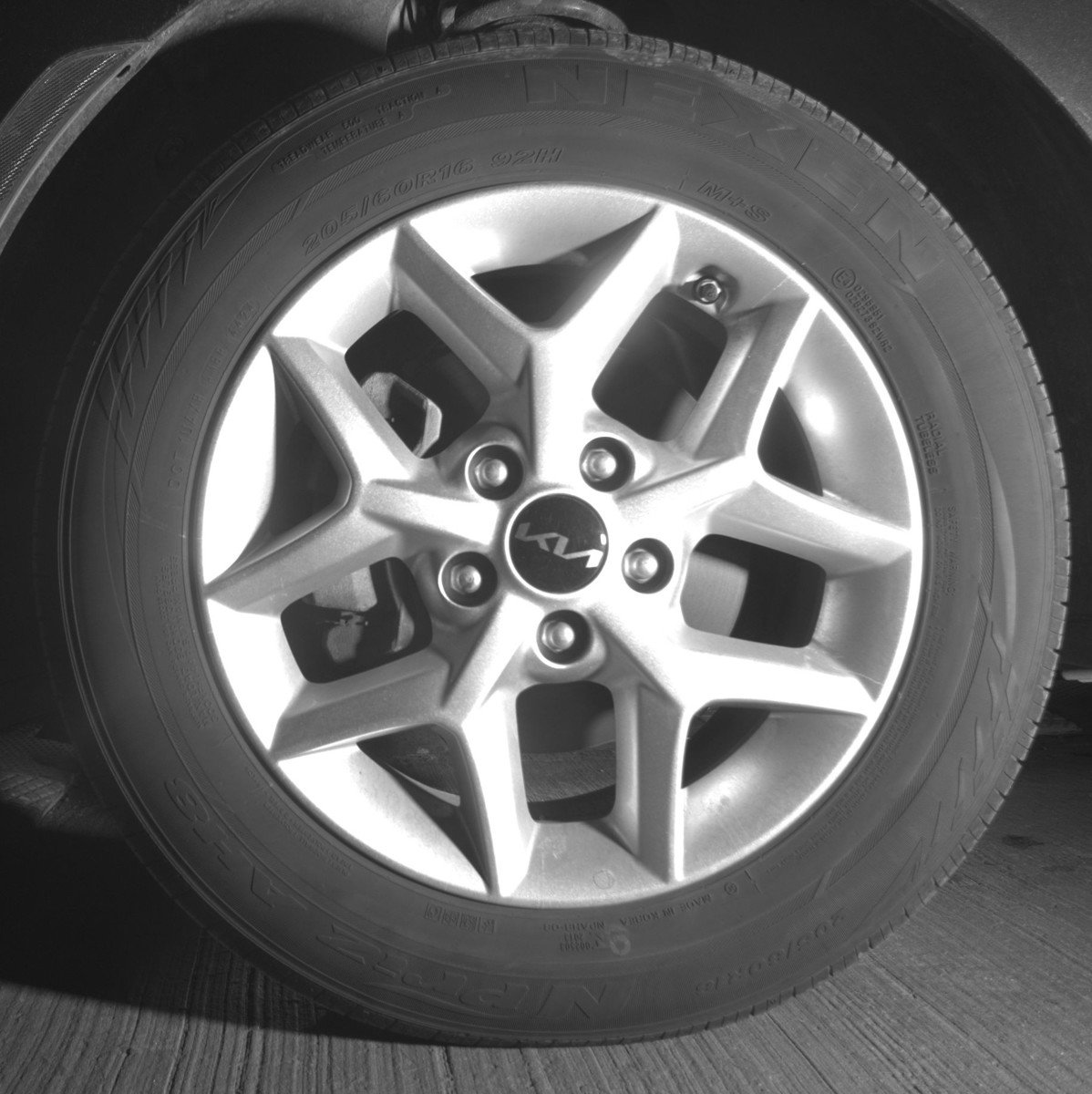 Used 2025 Kia Soul LX w/ LX Technology Package FWD image 17