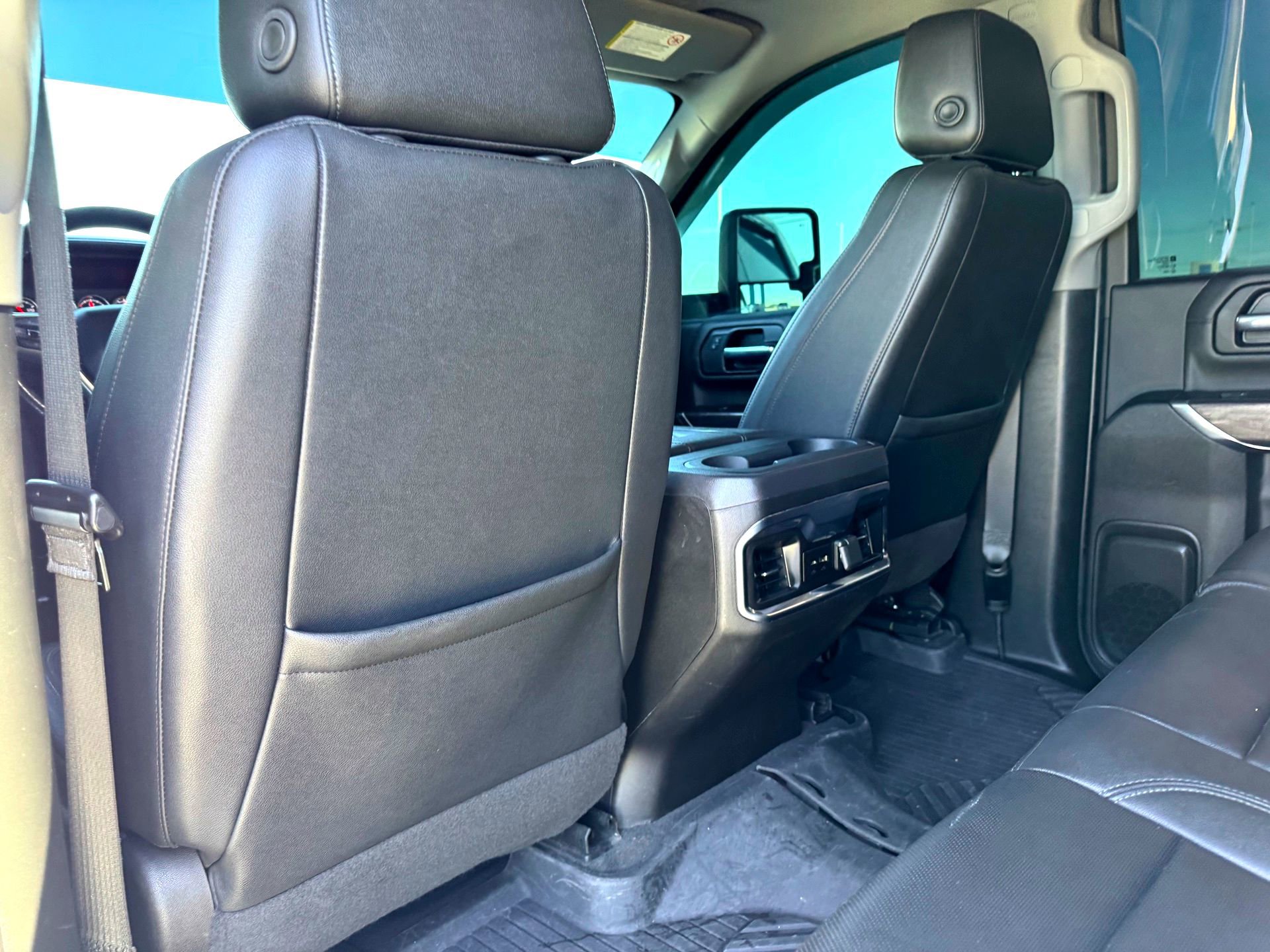 Used 2022 Chevrolet Silverado 2500 LTZ w/ LTZ Plus Package image 21