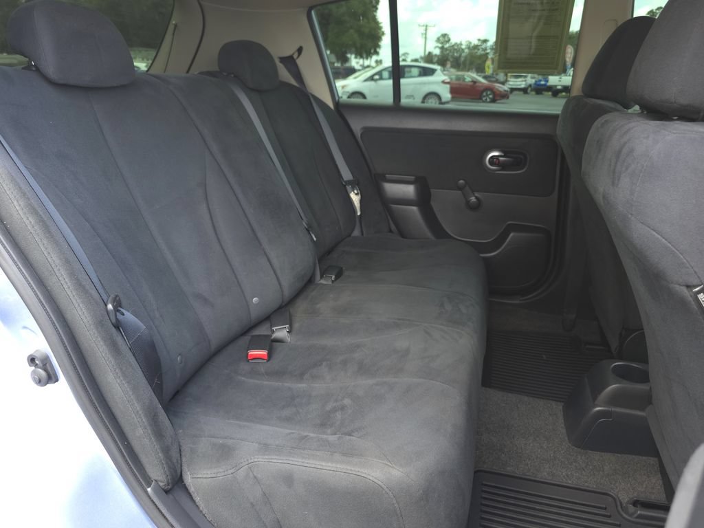 Used 2009 Nissan Versa 1.8 S FWD image 16