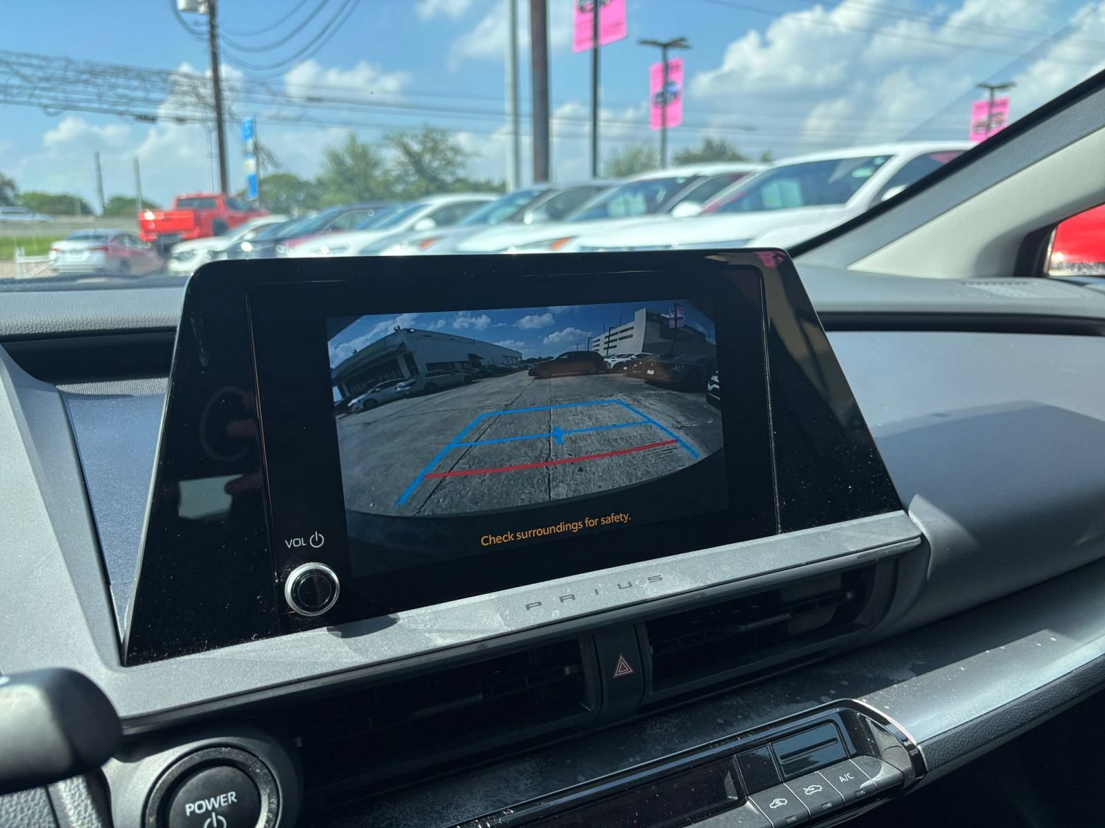 Used 2024 Toyota Prius LE FWD image 22