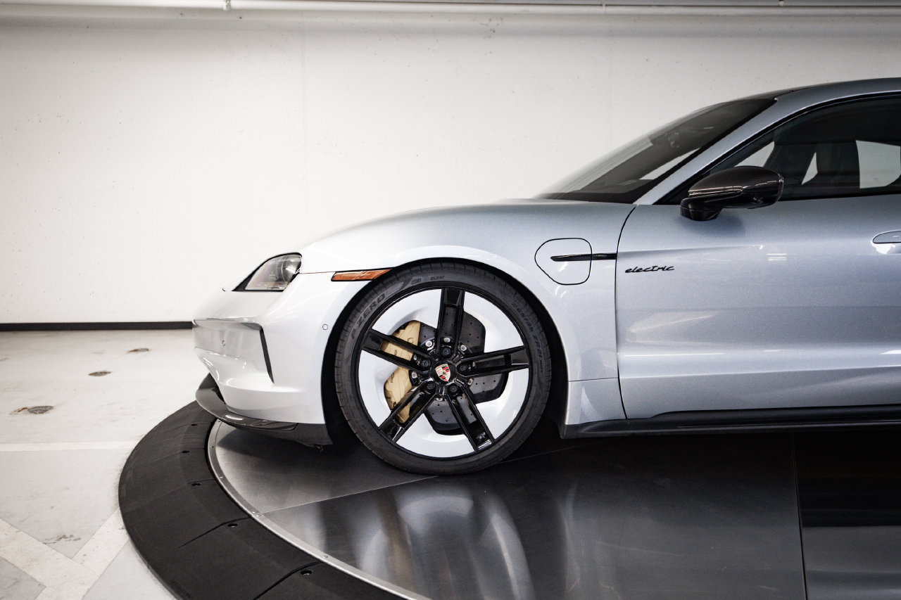 Certified 2026 Porsche Taycan GTS AWD/4WD image 11
