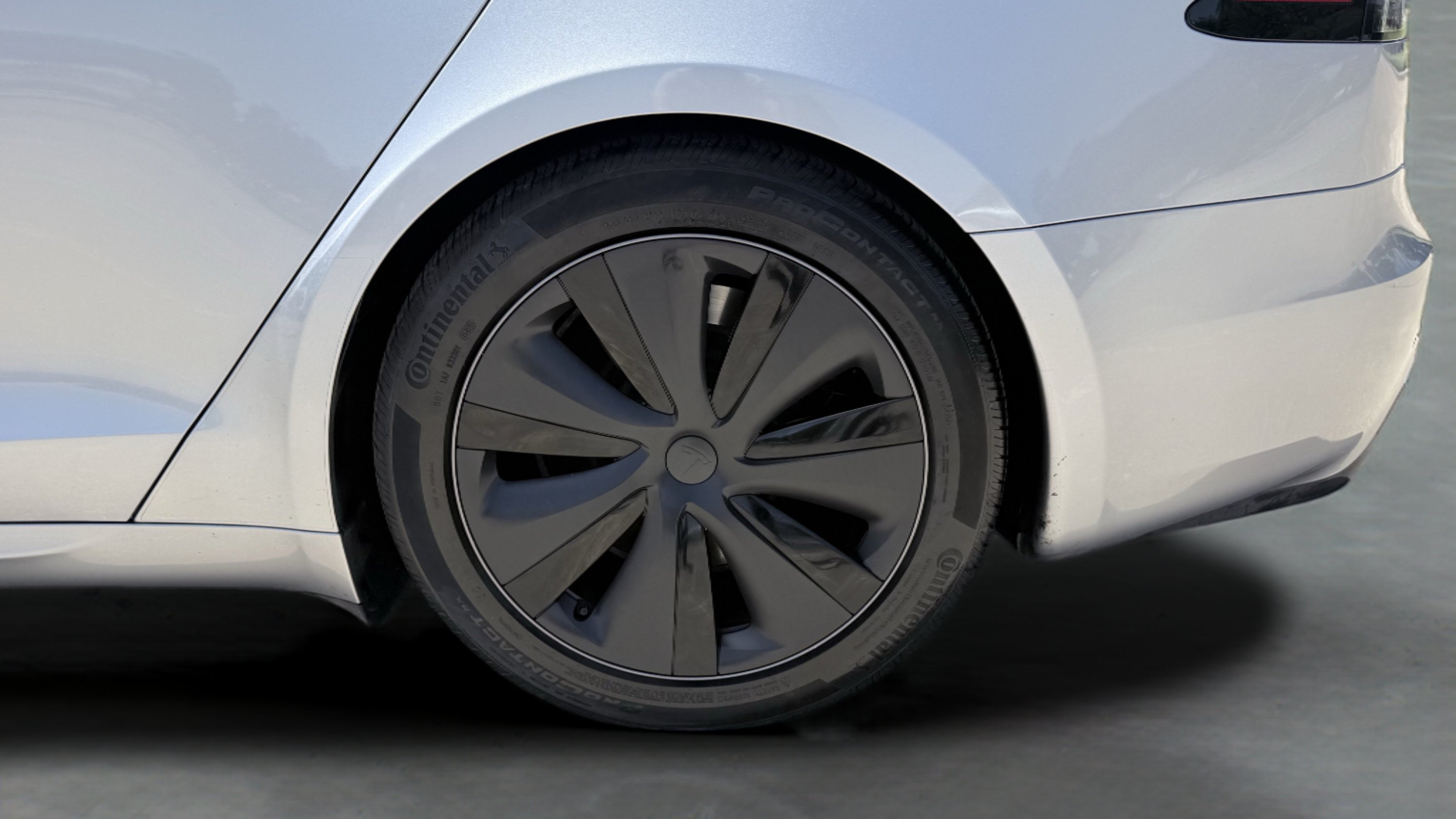 Used 2025 Tesla Model S AWD/4WD image 15