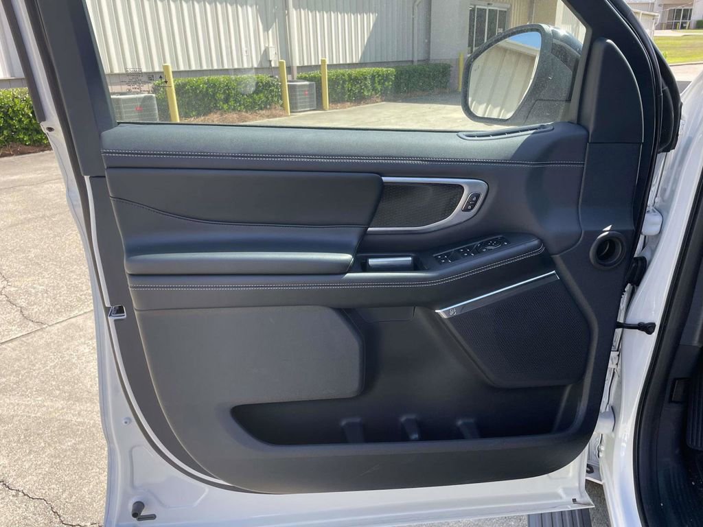 New 2025 Ford Expedition Max Platinum w/ Stealth Performance Package AWD/4WD image 15