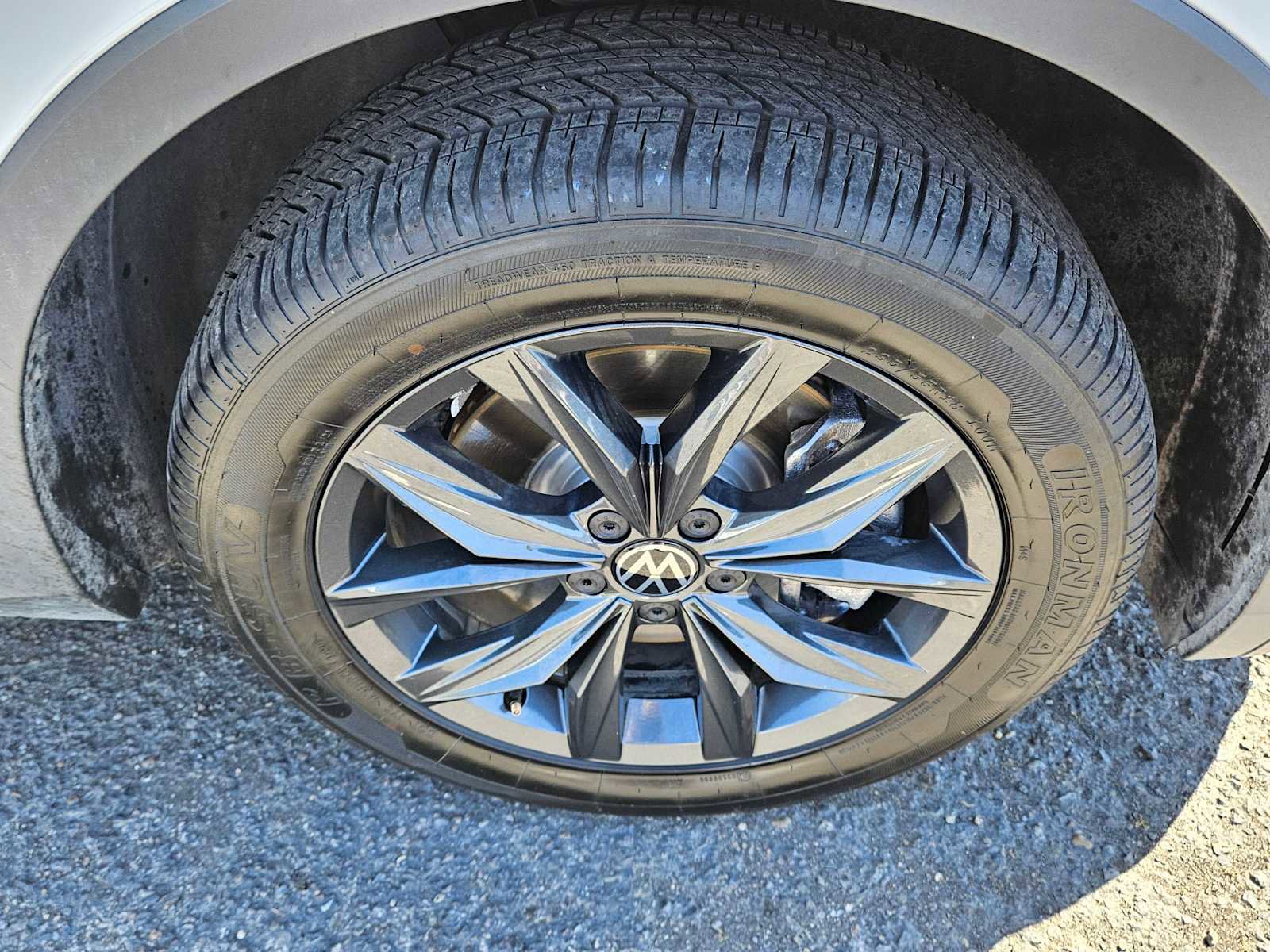 Used 2024 Volkswagen Tiguan SE image 10