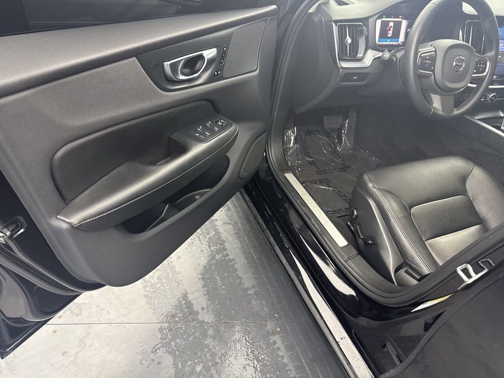 Used 2024 Volvo S60 B5 Core image 27