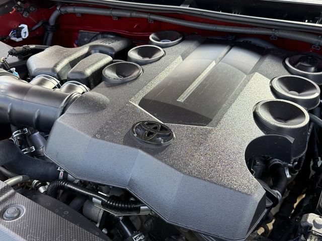 Used 2020 Toyota 4Runner SR5 AWD/4WD image 29