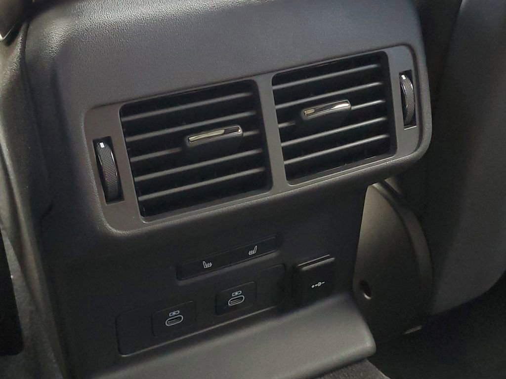 New 2026 Land Rover Range Rover Velar Dynamic SE AWD/4WD image 29