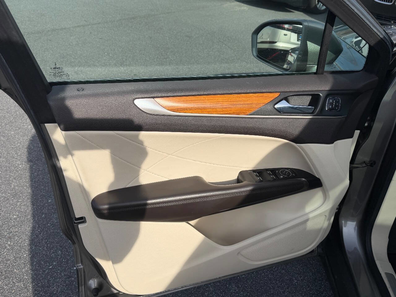 Used 2016 Lincoln MKC Reserve image 38