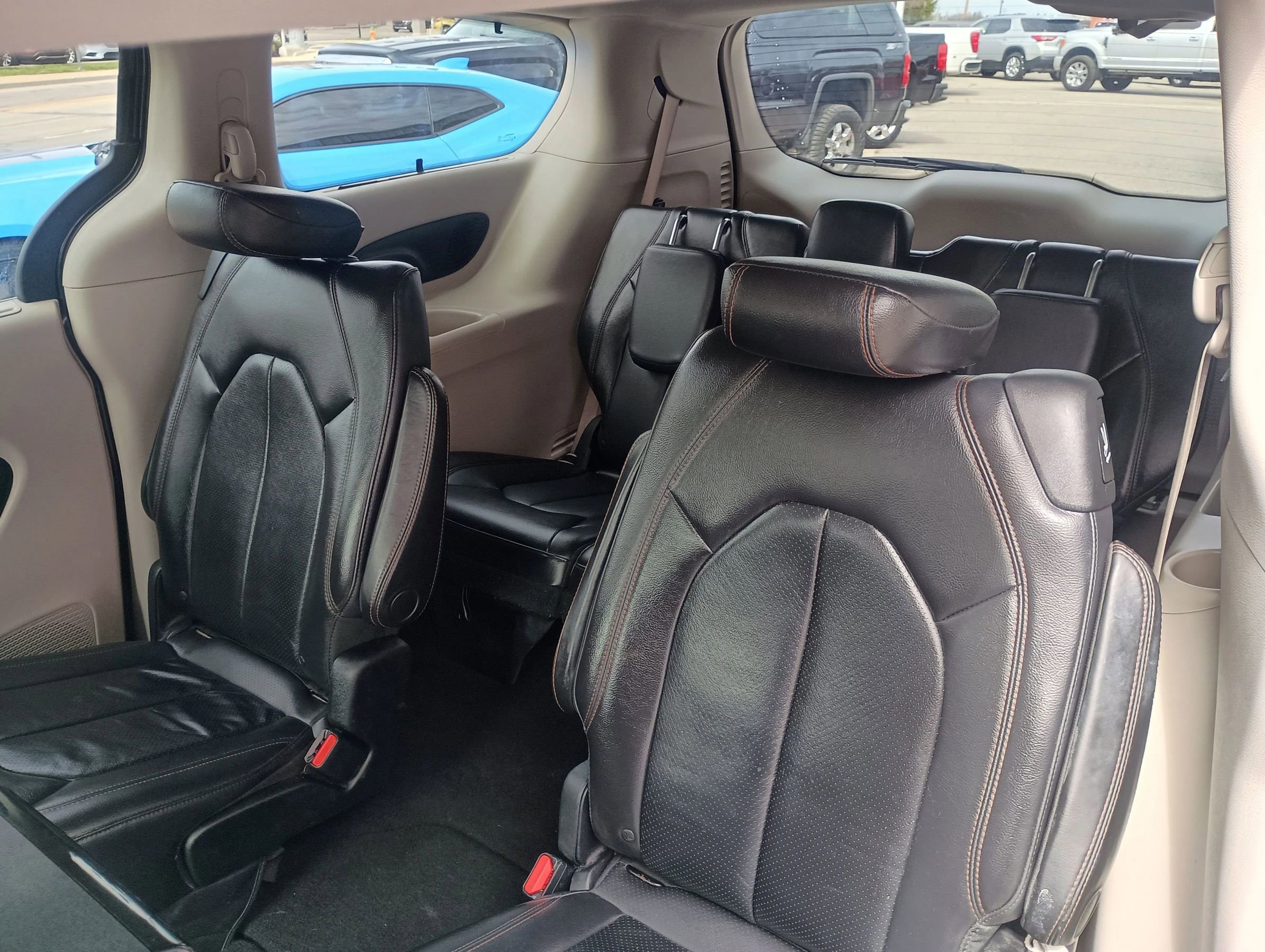 Used 2017 Chrysler Pacifica Touring-L Plus w/ Tire & Wheel Group image 22