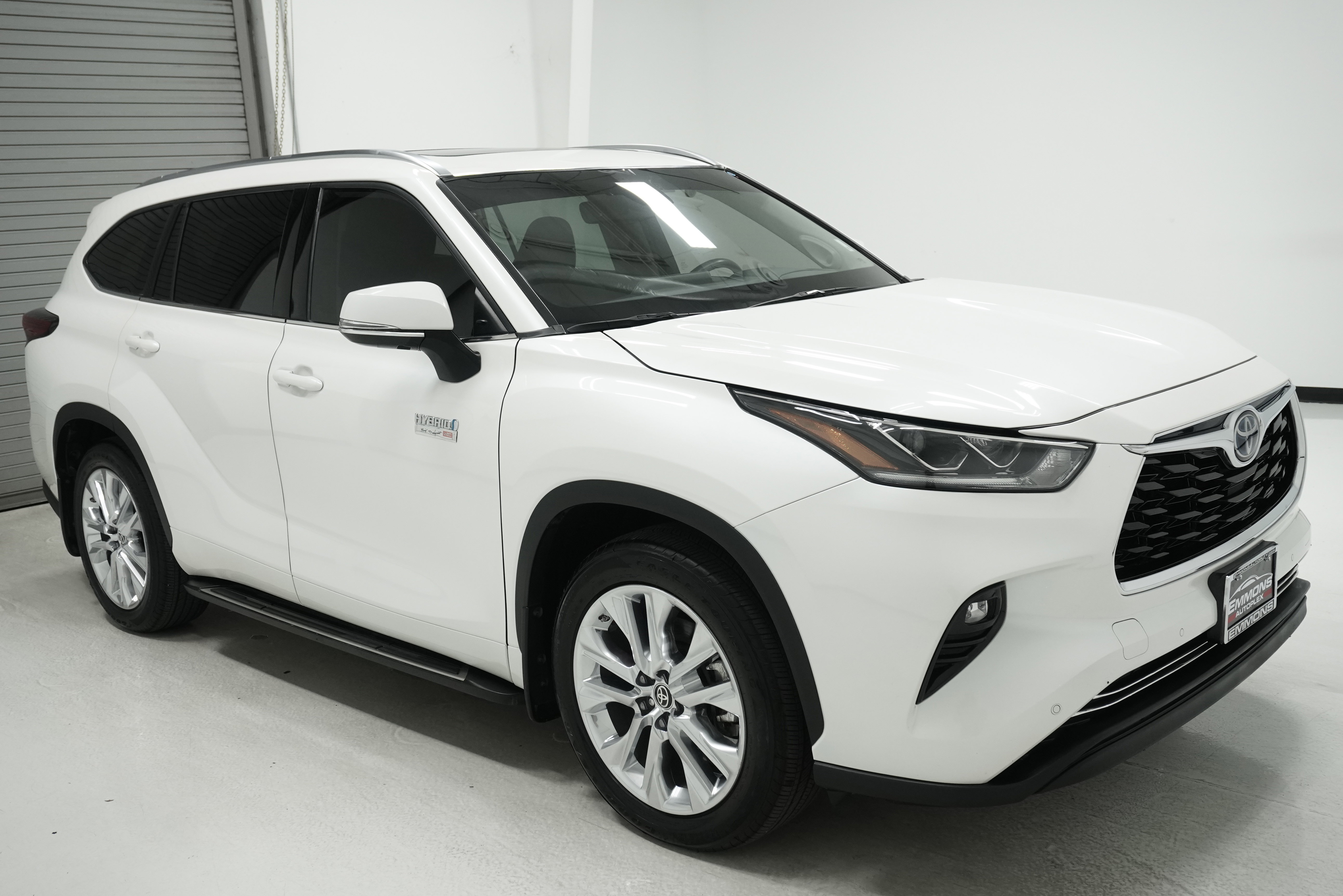 Used 2021 Toyota Highlander Limited image 3