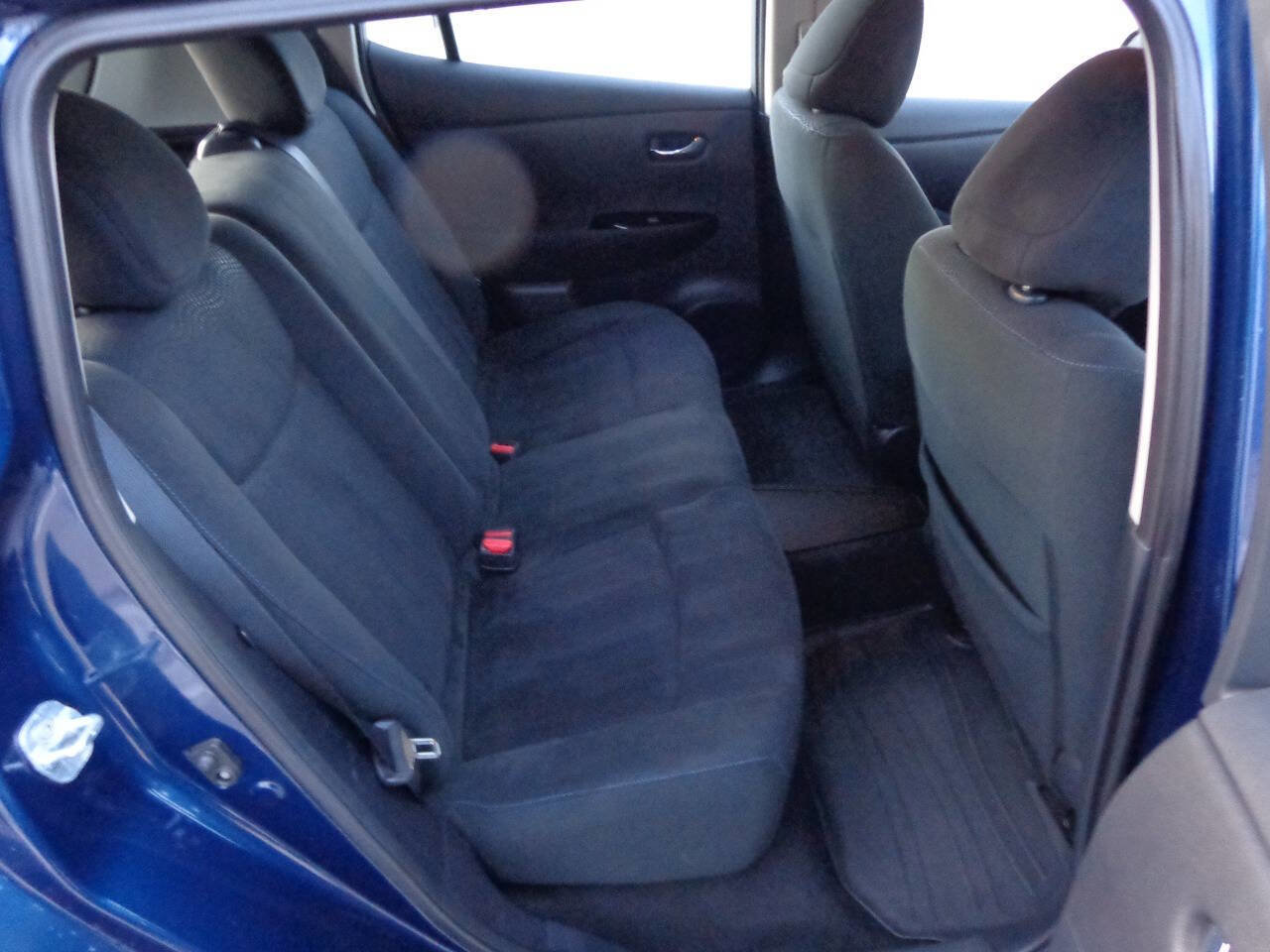 Used 2017 Nissan Leaf SV image 33