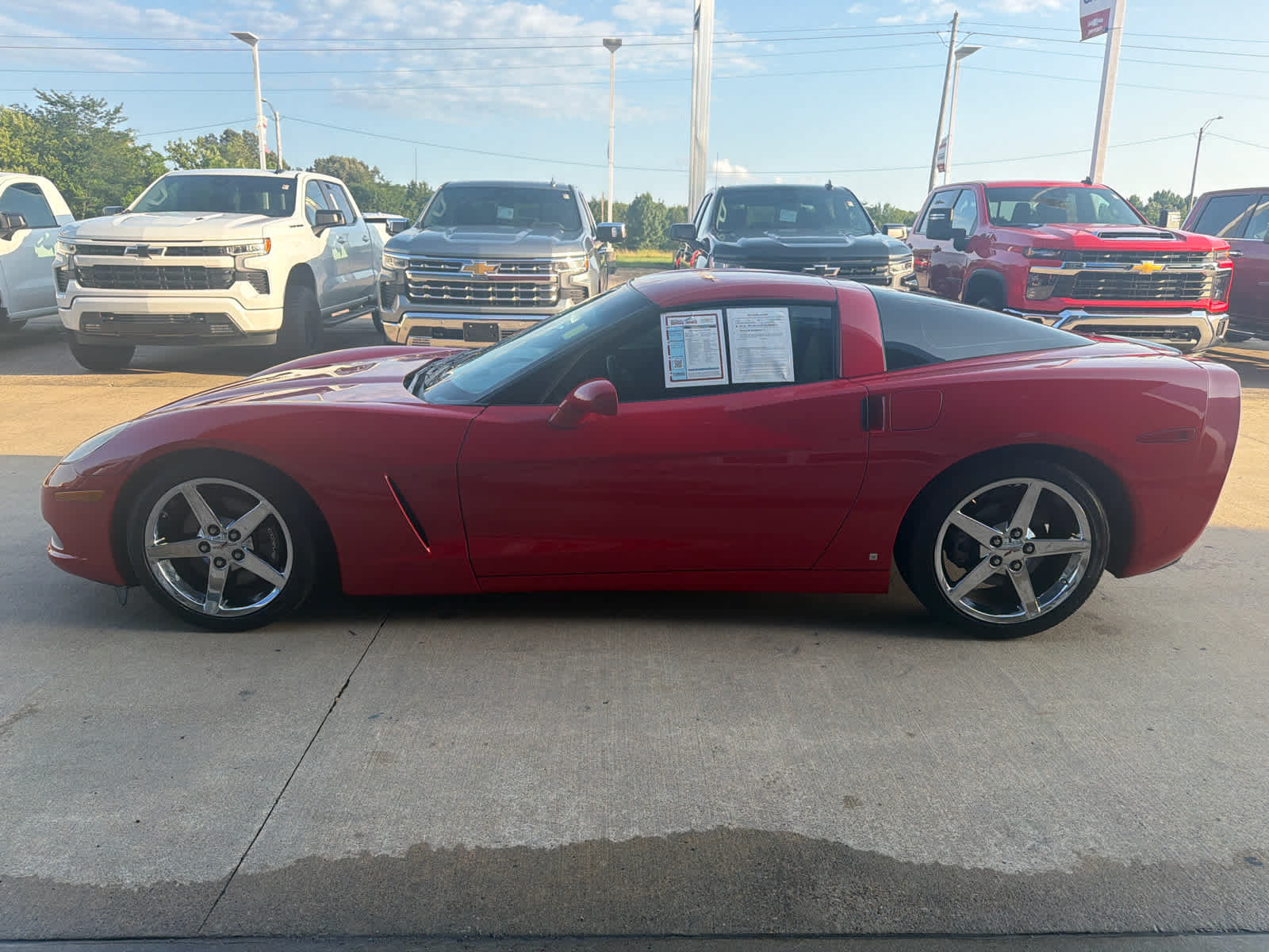 Used 2008 Chevrolet Corvette Coupe w/ Preferred Equipment Group RWD image 2