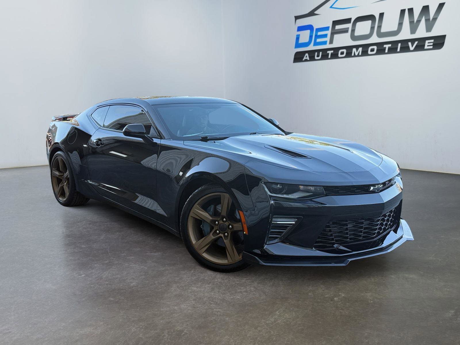 Used 2016 Chevrolet Camaro SS RWD image 1