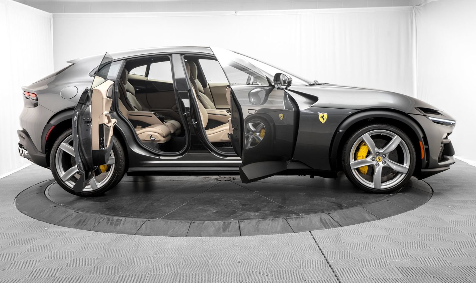 Used 2026 Ferrari Purosangue AWD/4WD image 9