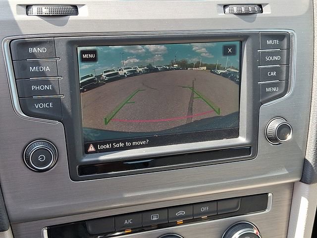 Used 2017 Volkswagen Golf S image 14