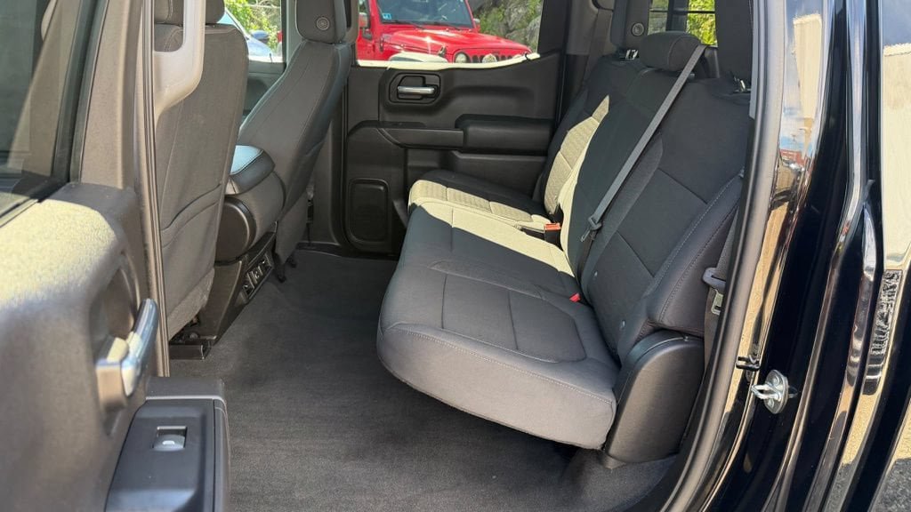 Used 2021 Chevrolet Silverado 1500 LT AWD/4WD image 19