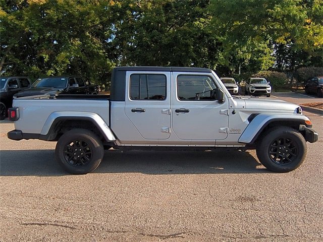 Used 2023 Jeep Gladiator Overland image 6