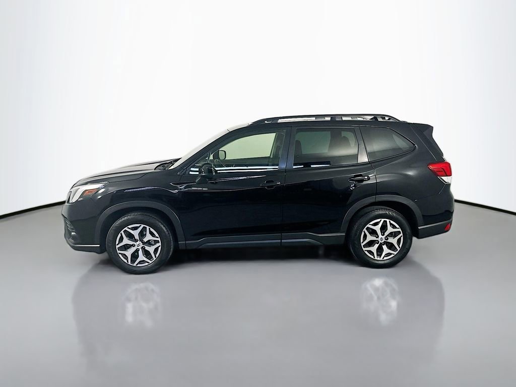 Used 2023 Subaru Forester Premium AWD/4WD image 4