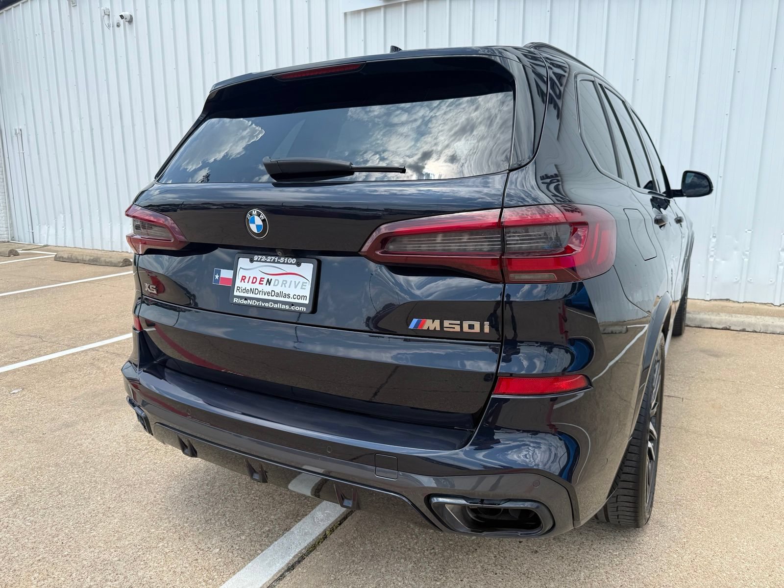 Used 2023 BMW X5 M50i w/ Parking Assistance Package AWD/4WD image 6