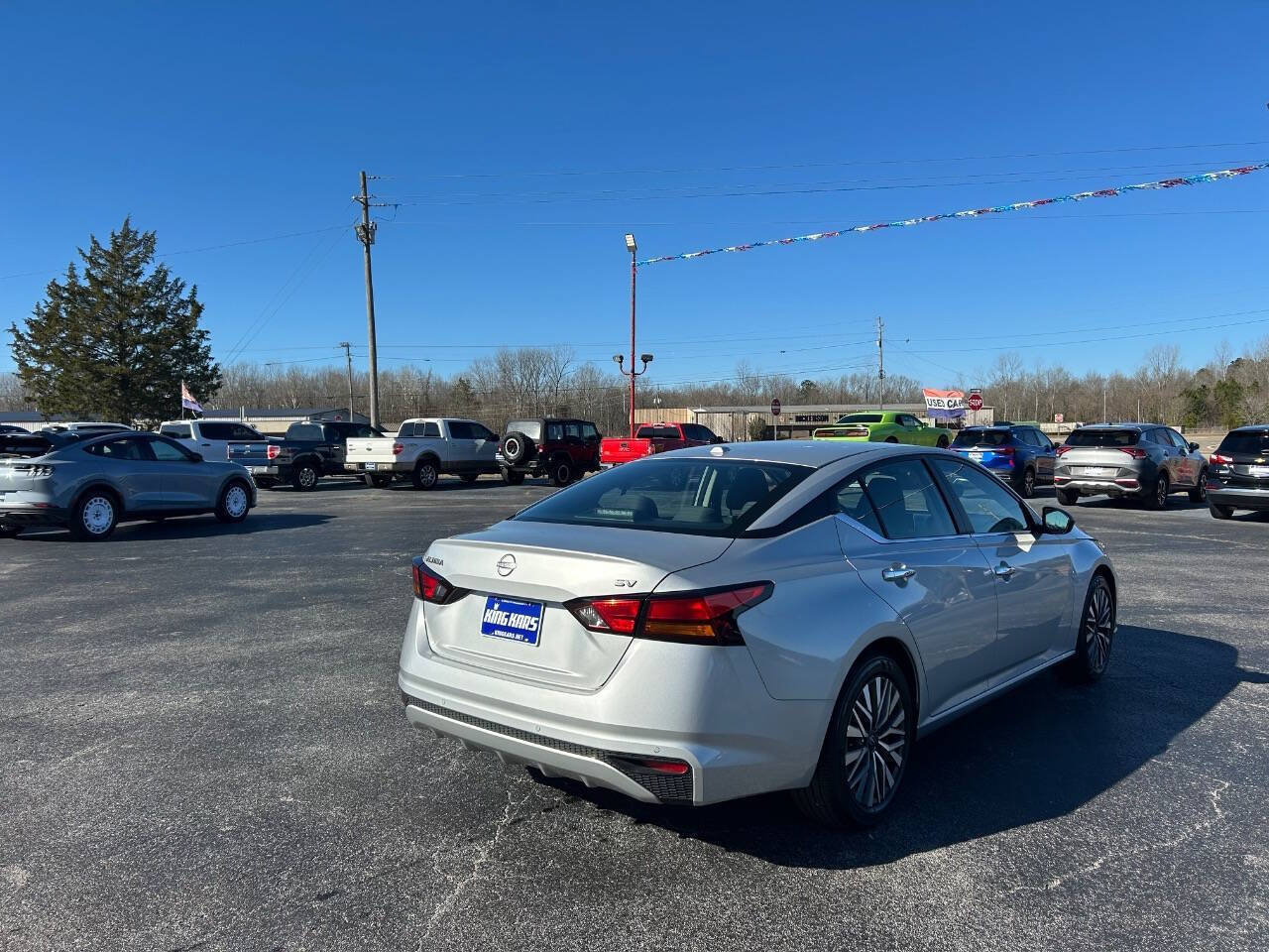 Used 2024 Nissan Altima 2.5 SV FWD image 6