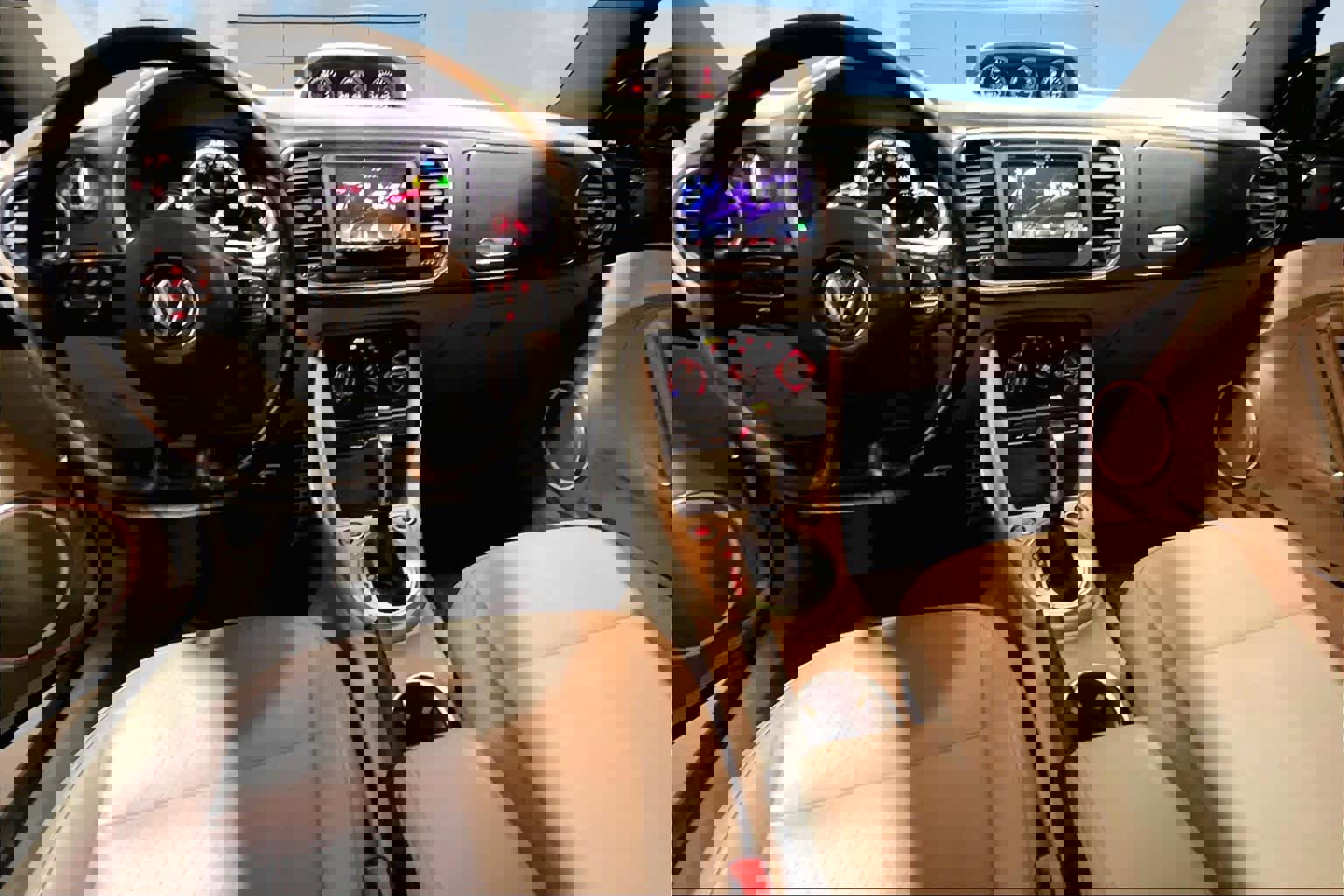 Used 2015 Volkswagen Beetle R-Line image 10