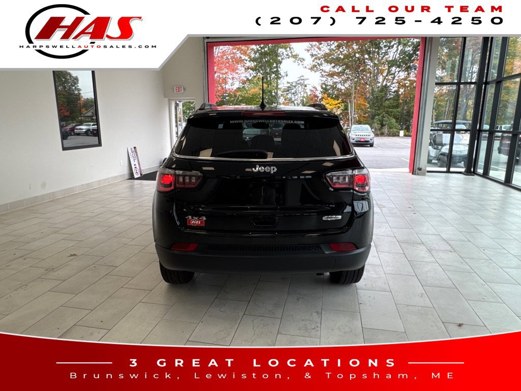 Used 2019 Jeep Compass Latitude w/ Popular Equipment Group AWD/4WD image 4