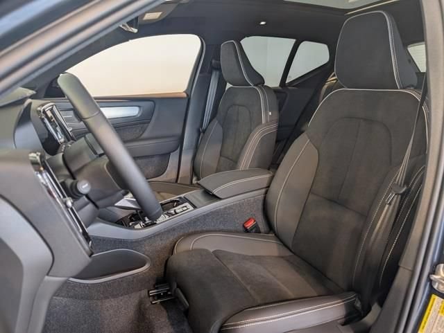 New 2026 Volvo XC40 B5 Ultra w/ Protection Package Premier AWD/4WD image 10