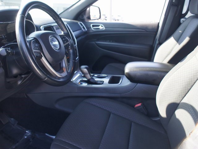 Used 2020 Jeep Grand Cherokee Laredo image 12