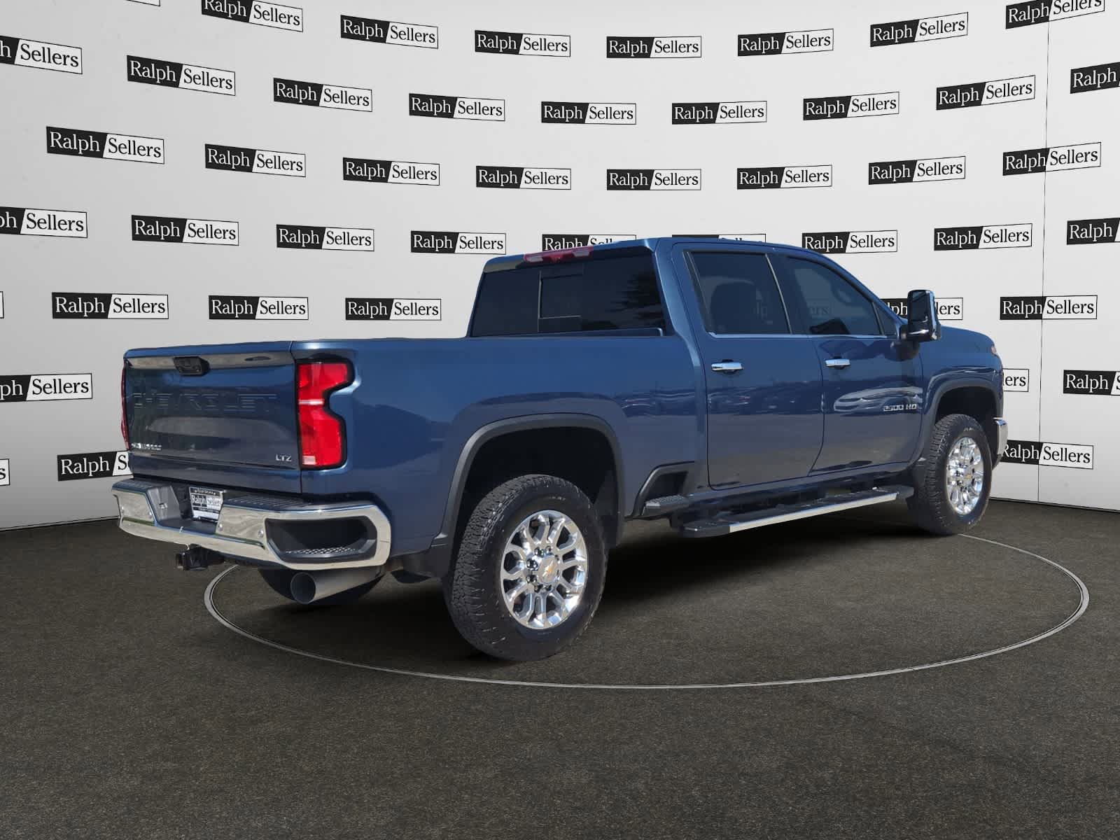 Used 2025 Chevrolet Silverado 2500 LTZ w/ LTZ Premium Package AWD/4WD image 6