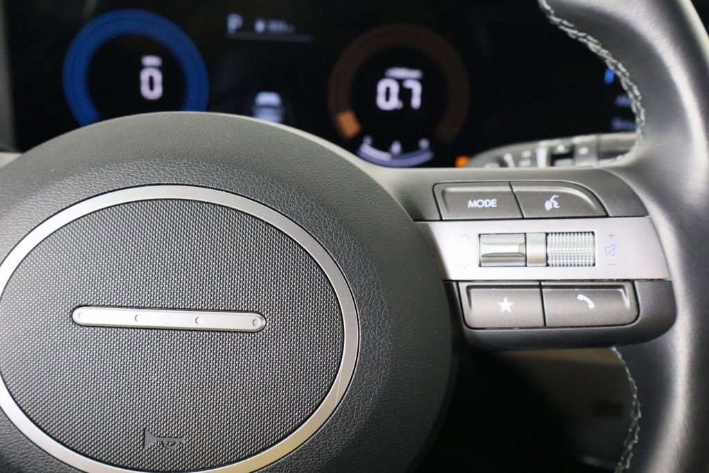 Used 2025 Hyundai Kona SEL image 10