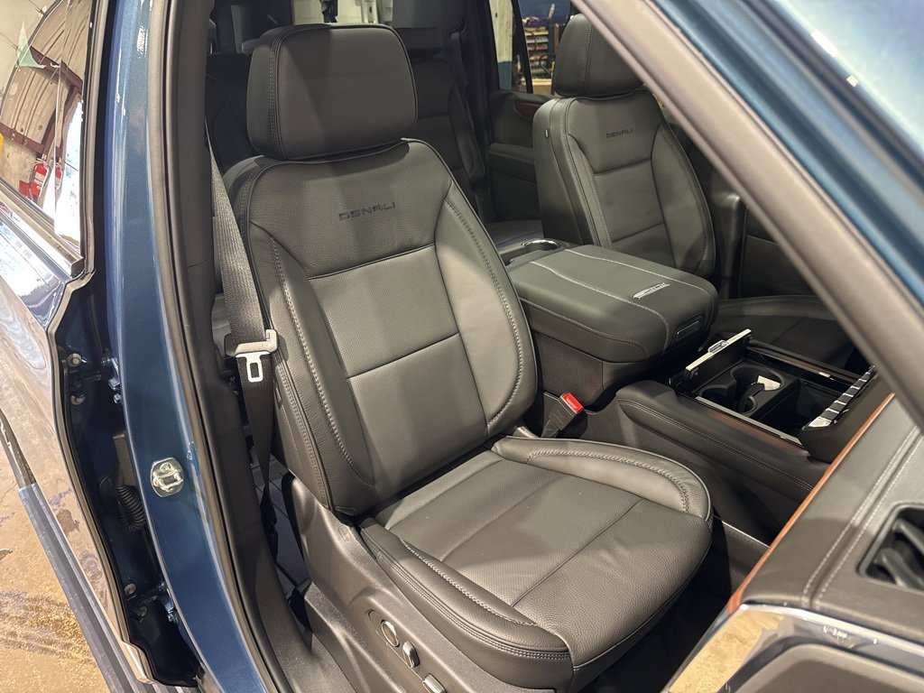 New 2026 GMC Yukon XL Denali w/ Sun & Power Step Package image 45