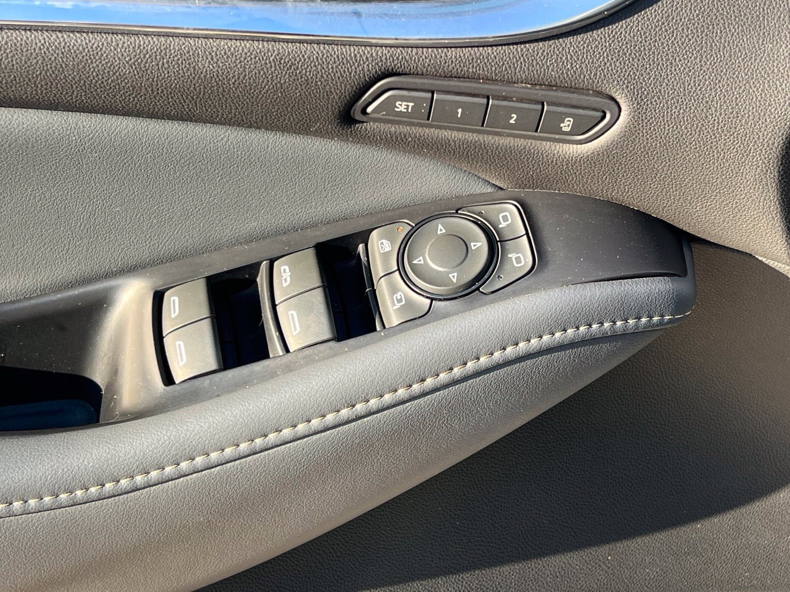 Used 2022 Buick Enclave Premium FWD image 27