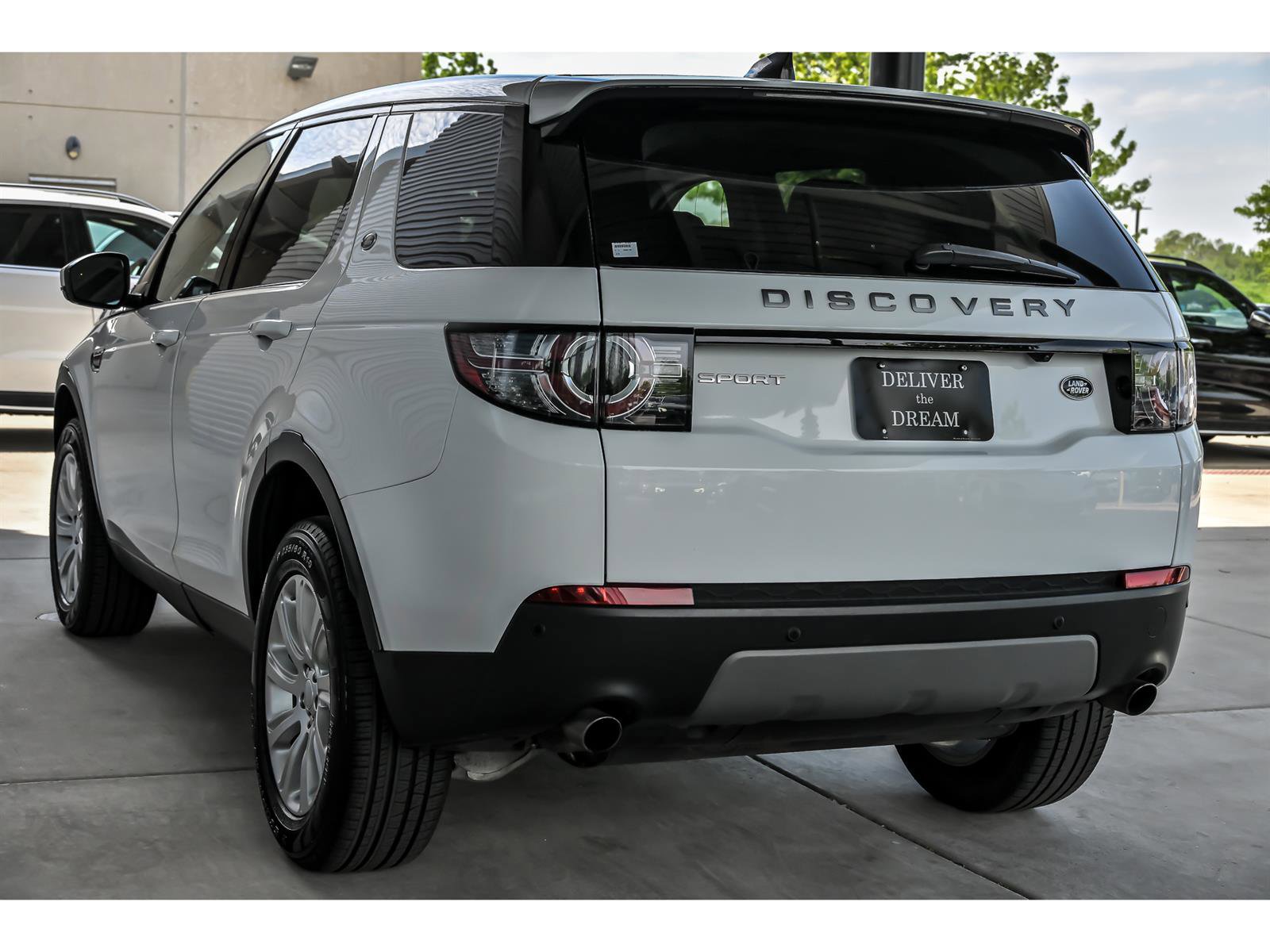 Used 2019 Land Rover Discovery Sport SE AWD/4WD image 6
