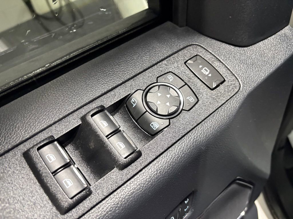 Used 2022 Ford F250 Lariat w/ Black Appearance Package image 27