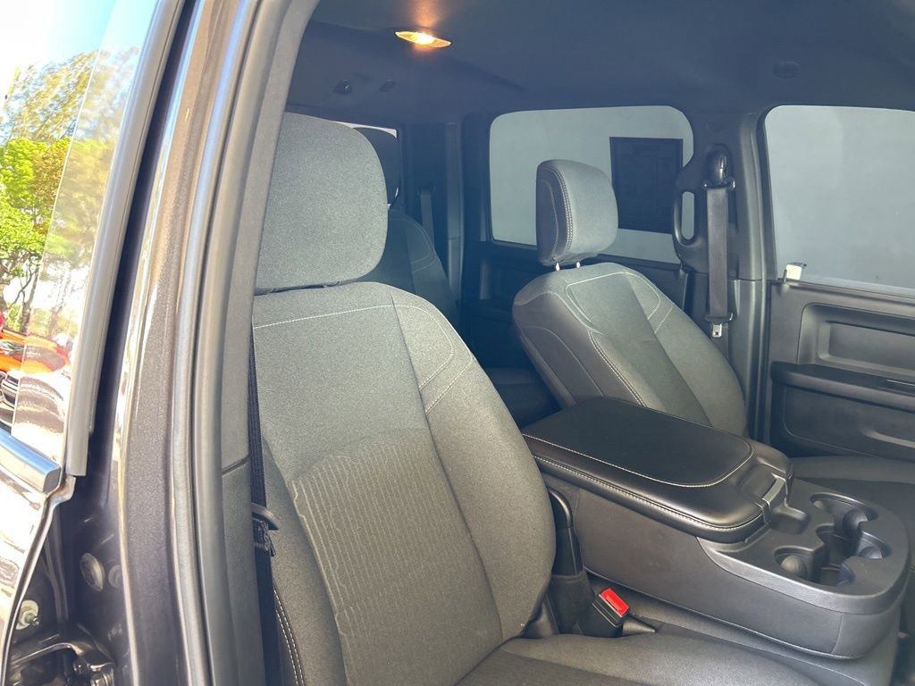 Used 2024 RAM 3500 Tradesman w/ Chrome Appearance Group image 20