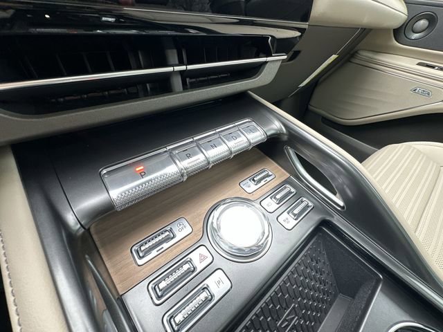 Used 2025 Lincoln Nautilus Reserve AWD/4WD image 20