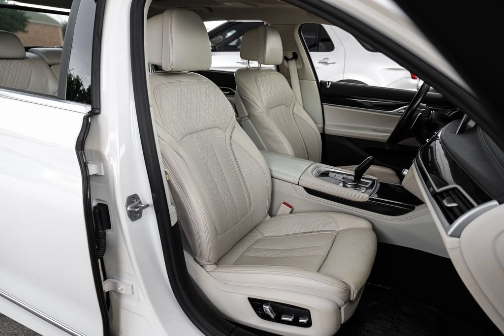 Used 2020 BMW 740i w/ Premium Package RWD image 41