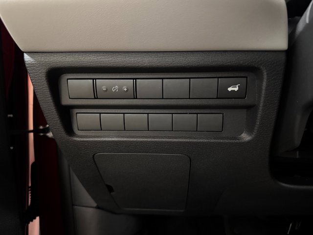 New 2025 Mitsubishi Outlander SE image 11