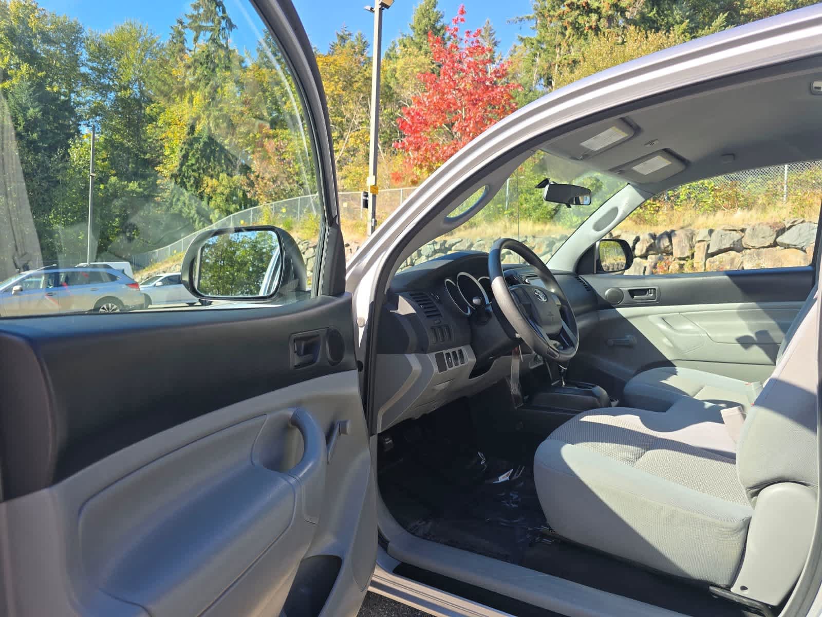 Used 2014 Toyota Tacoma 2WD Regular Cab image 21