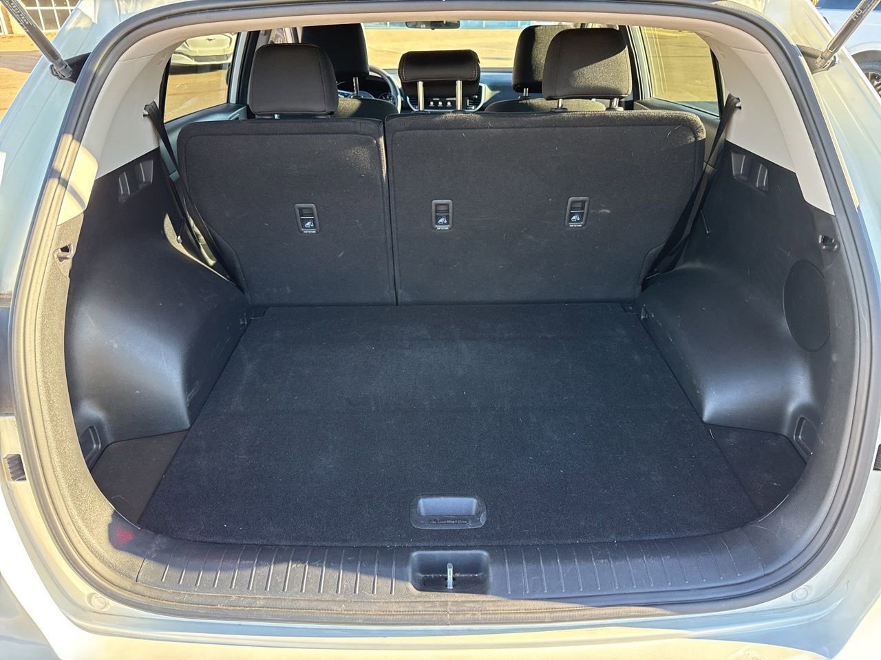 Used 2022 Kia Sportage LX image 9