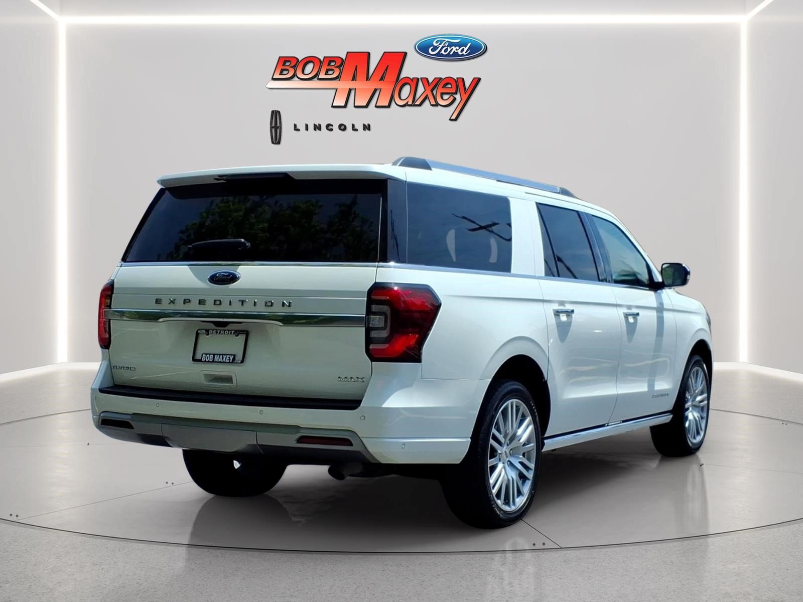 Used 2024 Ford Expedition Max Platinum AWD/4WD image 4