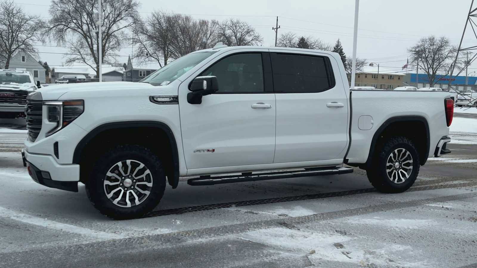 Certified 2022 GMC Sierra 1500 AT4 w/ Technology Package image 7