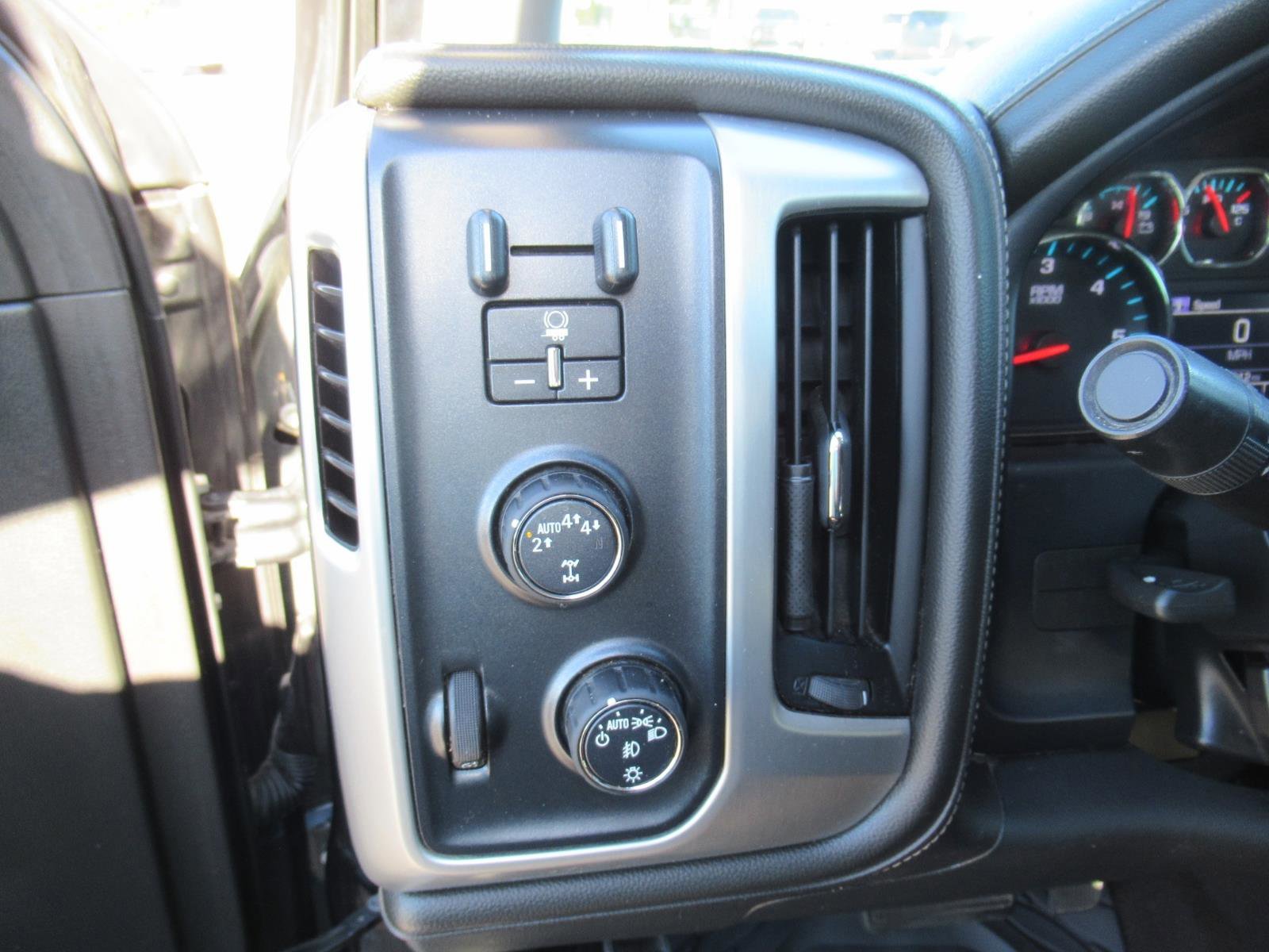 Used 2018 GMC Sierra 1500 SLE w/ Elevation Edition AWD/4WD image 19