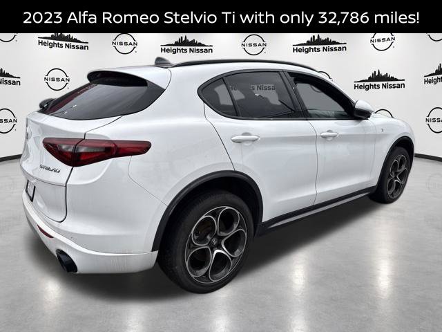 Used 2023 Alfa Romeo Stelvio Ti AWD/4WD image 8