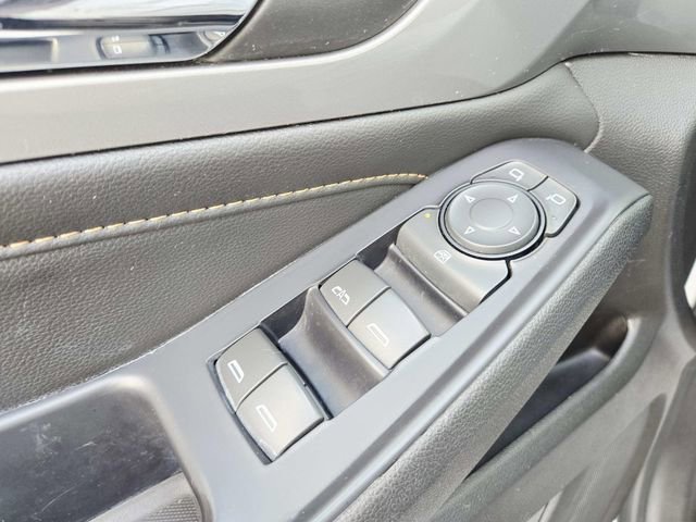 Used 2018 Chevrolet Traverse LT image 38