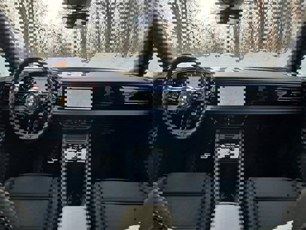 Certified 2025 Porsche Macan 4S Electric image 12