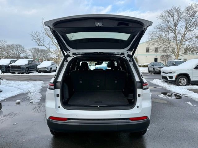 New 2026 Jeep Grand Cherokee Altitude image 15