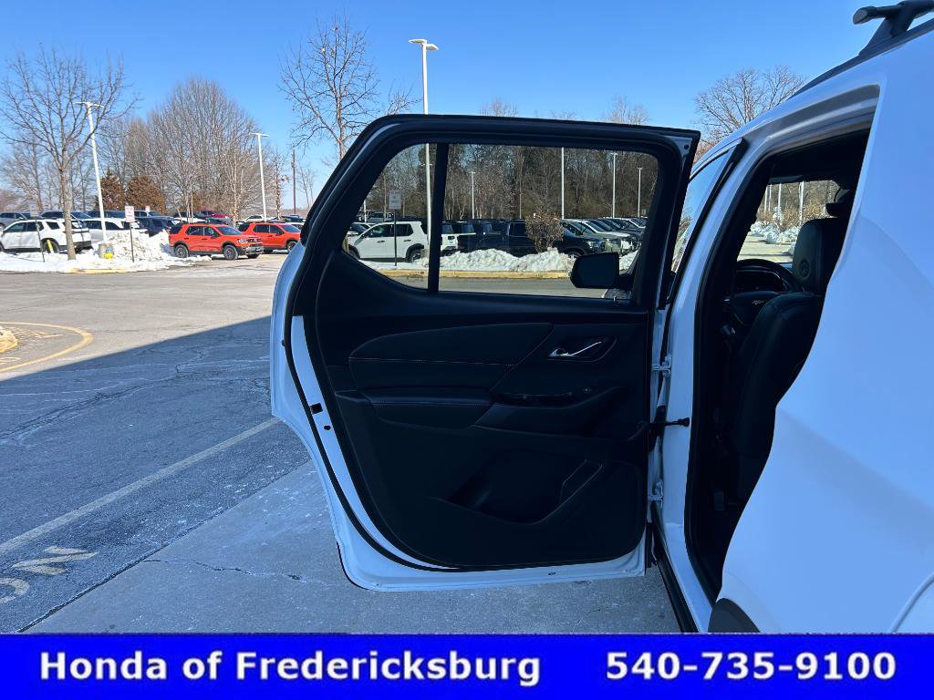 Used 2023 Chevrolet Traverse LT w/ LT Premium Package image 19