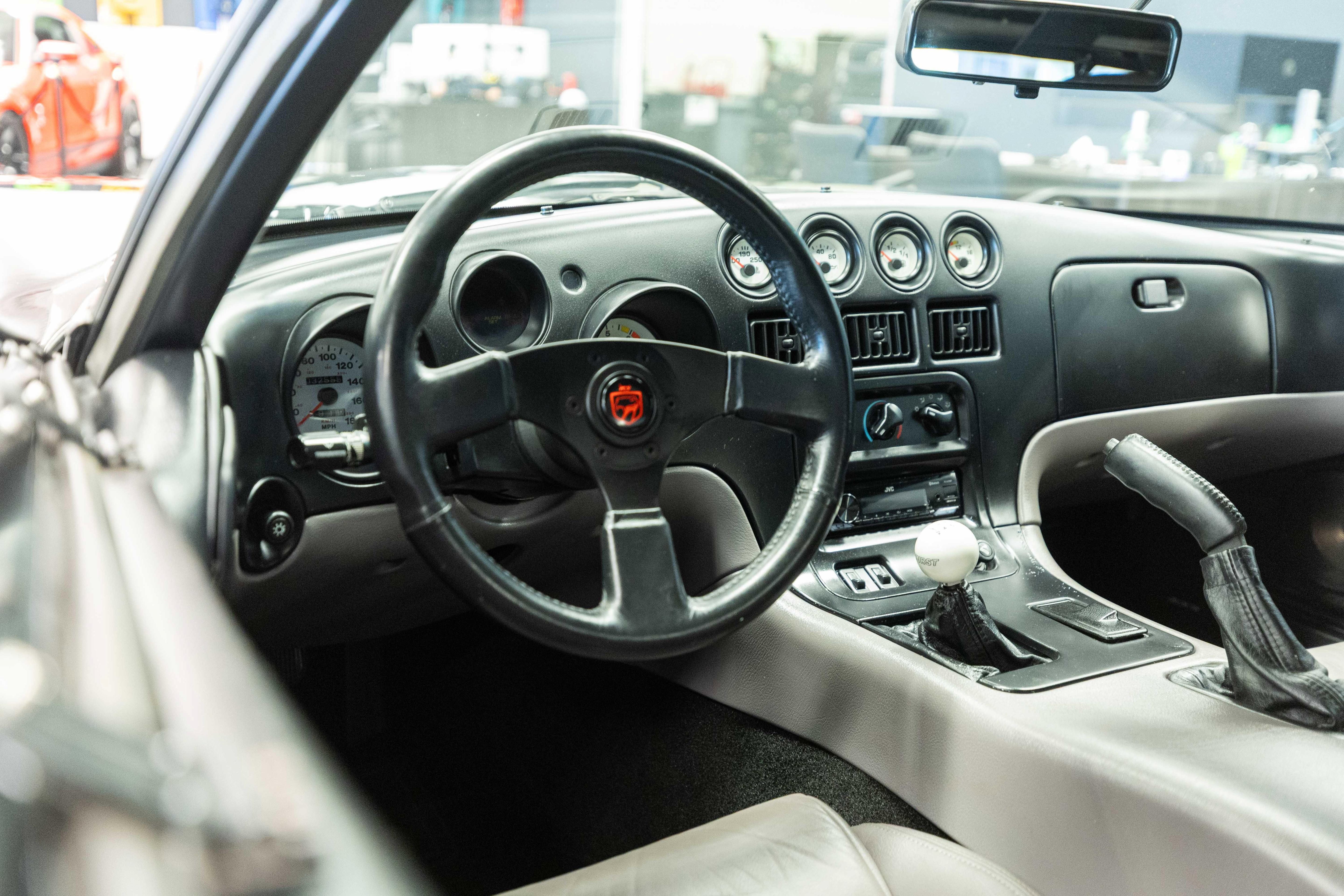 Used 1994 Dodge Viper RT/10 RWD image 8